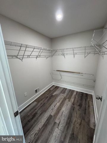 216 COLFAX CT, Manassas Park, VA 20111