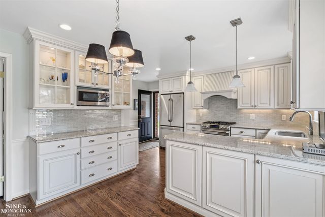 171 Moran Road, Grosse Pointe Farms, MI 48236