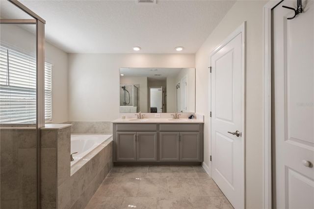 8926 FALLEN OAK DRIVE, Davenport, FL 33896