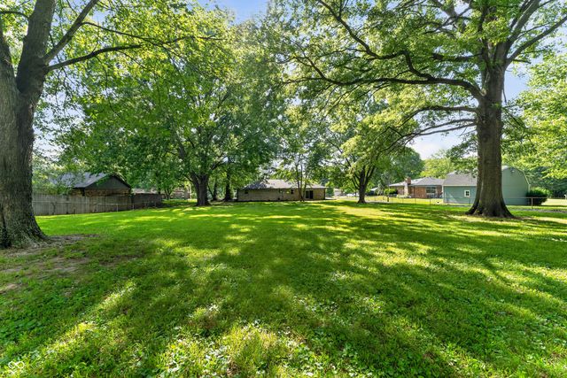 363 Shadow Hill Drive, Greenwood, IN 46142