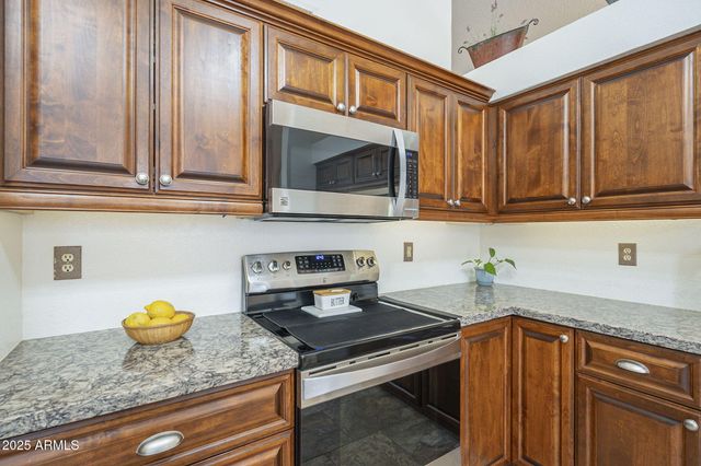 1562 E GLENEAGLE Drive, Chandler, AZ 85249