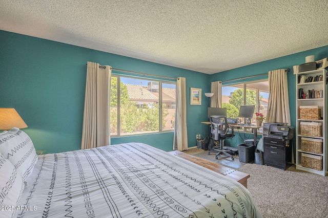 1562 E GLENEAGLE Drive, Chandler, AZ 85249