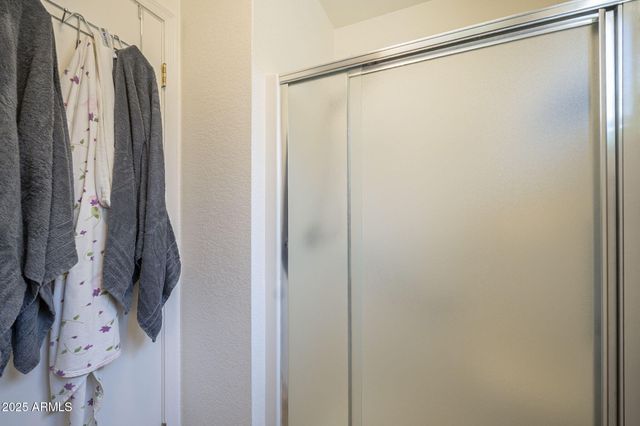 1562 E GLENEAGLE Drive, Chandler, AZ 85249