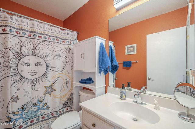 1562 E GLENEAGLE Drive, Chandler, AZ 85249