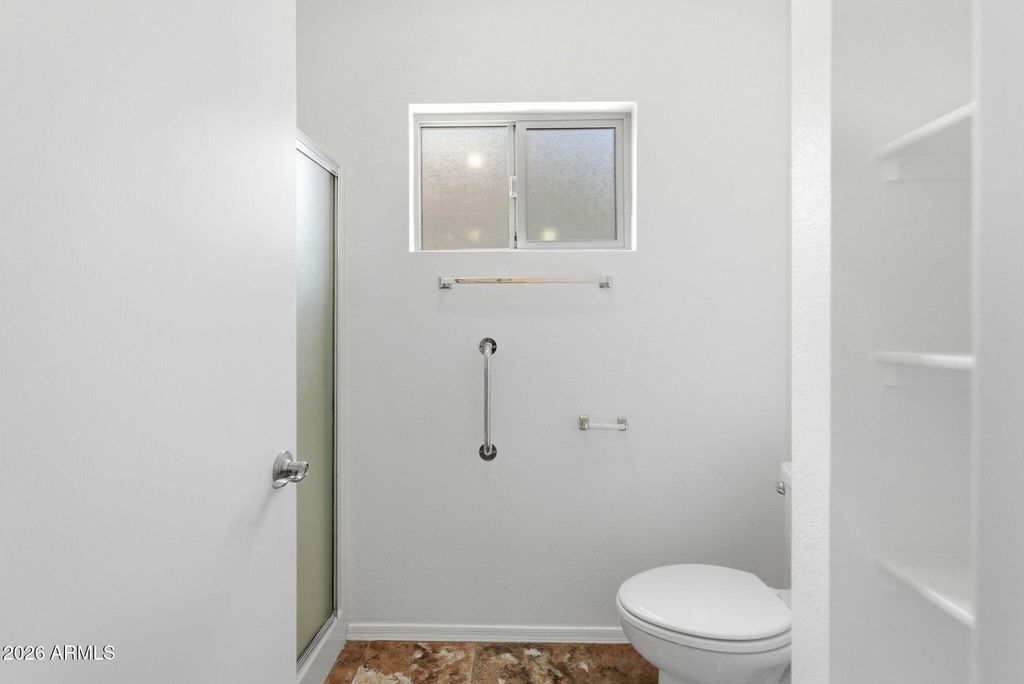 Image 18 of property listing at 1562 E GLENEAGLE Drive, Chandler, AZ 85249