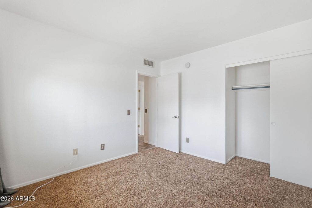 Image 29 of property listing at 1562 E GLENEAGLE Drive, Chandler, AZ 85249
