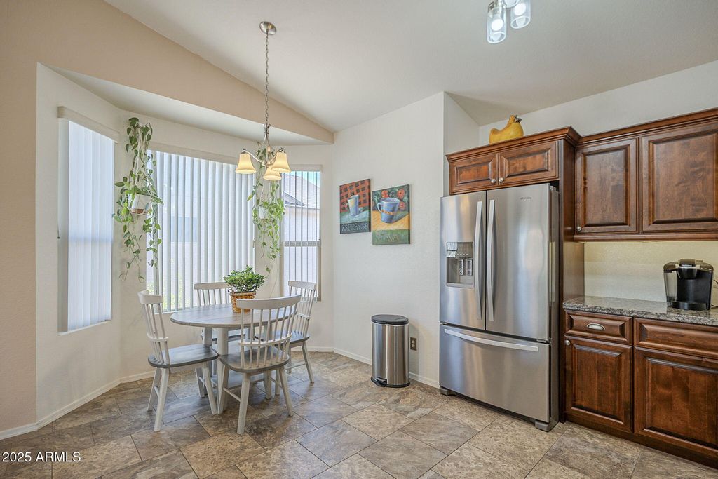 Image 3 of property listing at 1562 E GLENEAGLE Drive, Chandler, AZ 85249