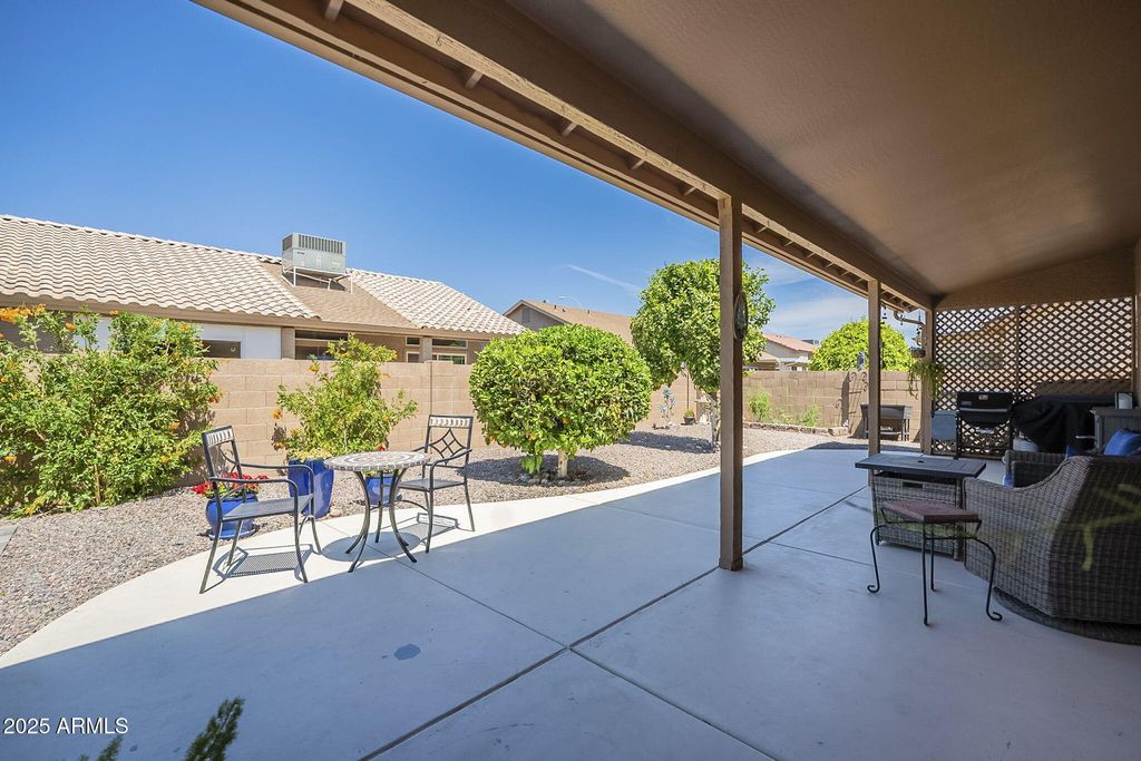 Image 36 of property listing at 1562 E GLENEAGLE Drive, Chandler, AZ 85249