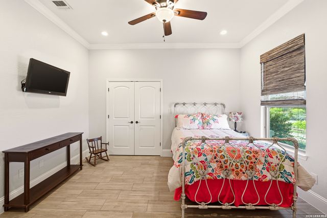 138 Private Road 4703, Castroville, TX 78009