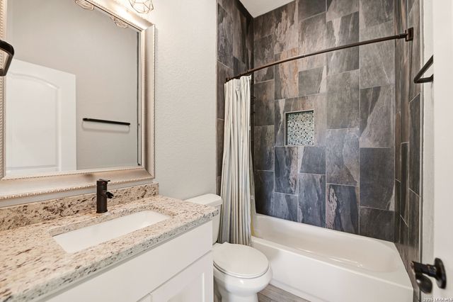 138 Private Road 4703, Castroville, TX 78009