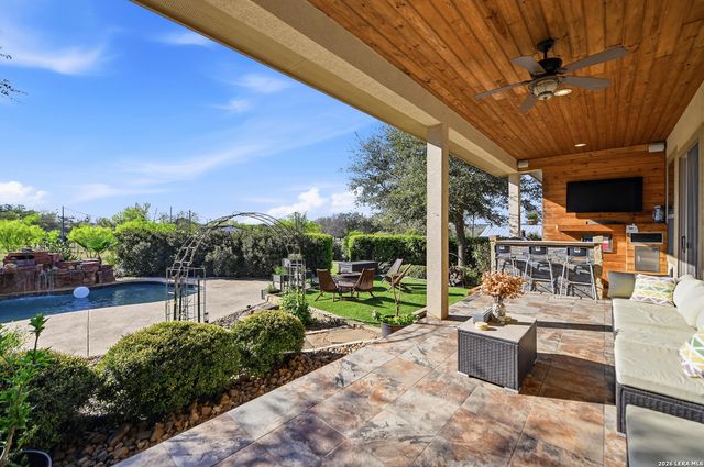 138 Private Road 4703, Castroville, TX 78009