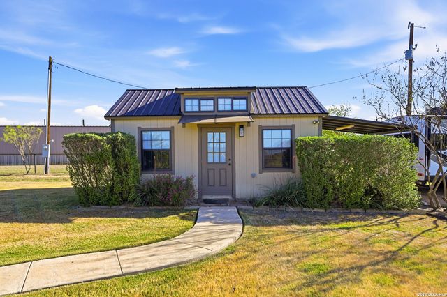 138 Private Road 4703, Castroville, TX 78009