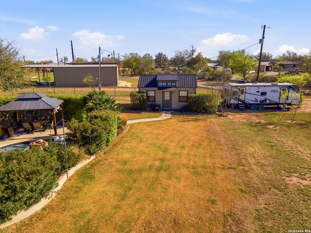 138 Private Road 4703, Castroville, TX 78009