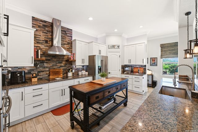 138 Private Road 4703, Castroville, TX 78009