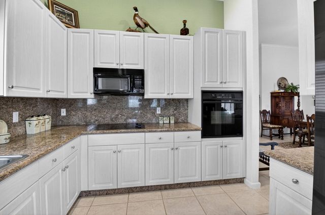 7063 Demedici Circle, Delray Beach, FL 33446