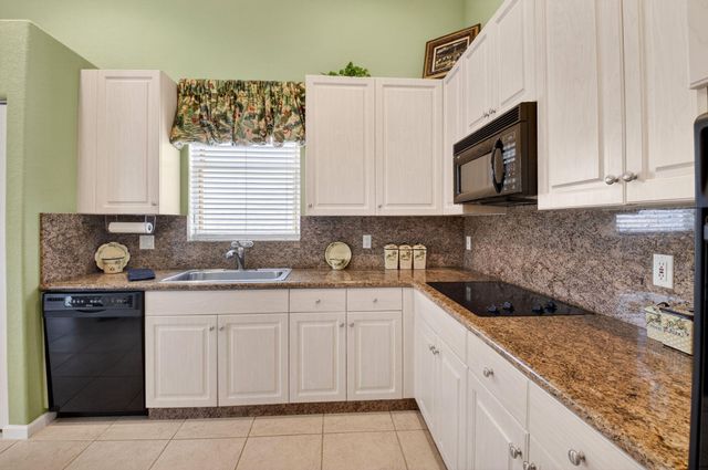 7063 Demedici Circle, Delray Beach, FL 33446