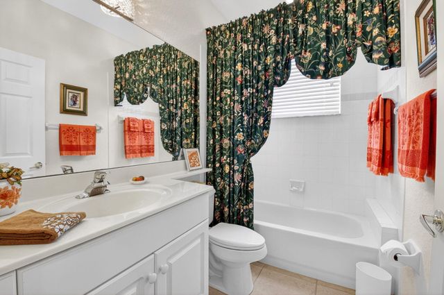 7063 Demedici Circle, Delray Beach, FL 33446