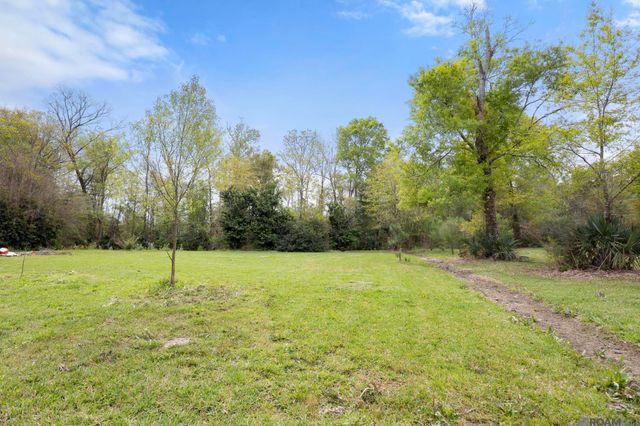 25482 Poirrier Ln, Denham Springs, LA 70706