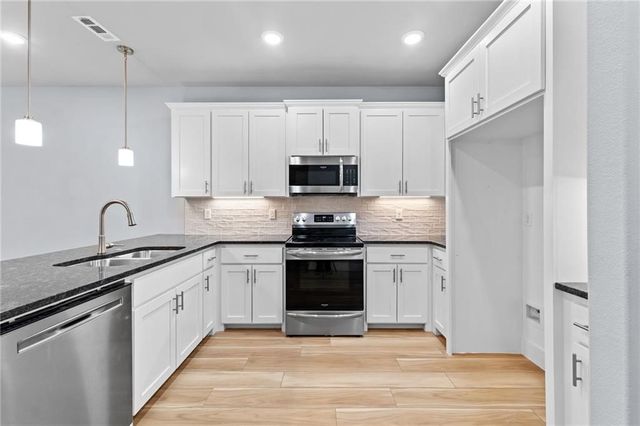 2220 W Million Lane, Fayetteville, AR 72704