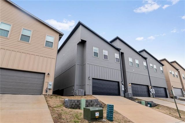 2220 W Million Lane, Fayetteville, AR 72704