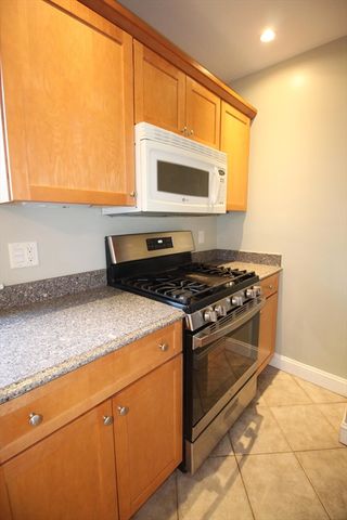 63 Foster St 63, Arlington, MA 02474