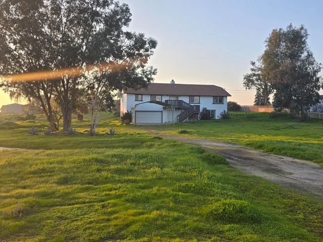 15758 Mark Road, Madera, CA 93636