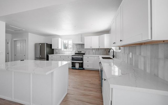 15758 Mark Road, Madera, CA 93636