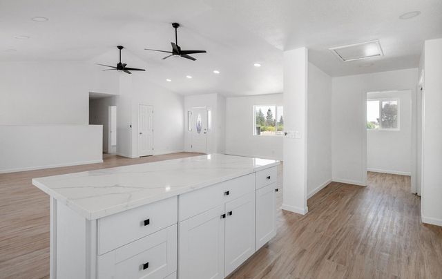 15758 Mark Road, Madera, CA 93636
