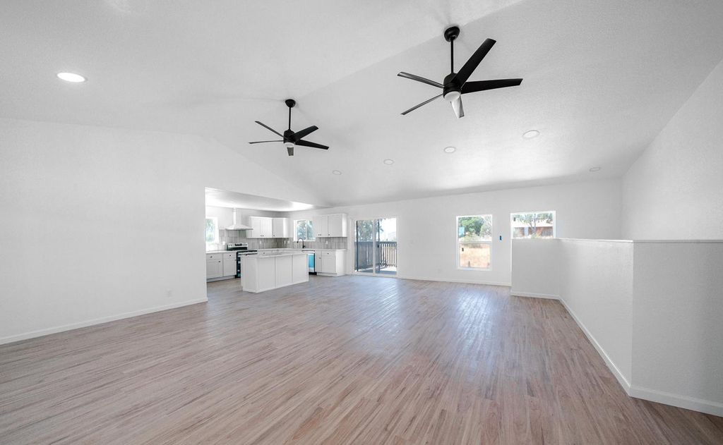 15758 Mark Road, Madera, CA 93636