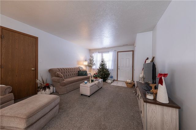 108 Oak Dr, Saxonburg Boro, PA 16056