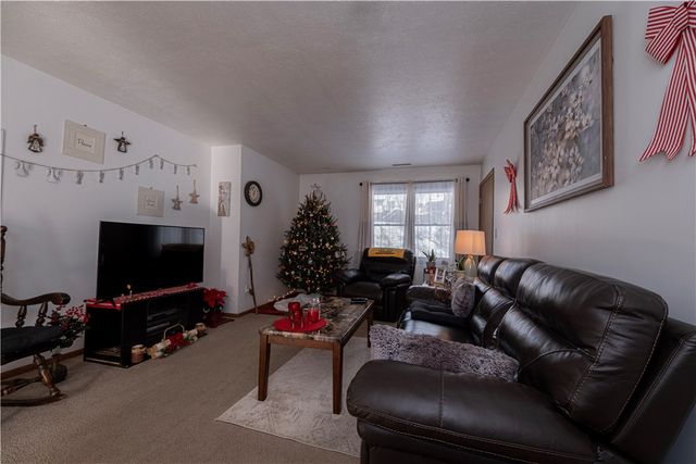 108 Oak Dr, Saxonburg Boro, PA 16056