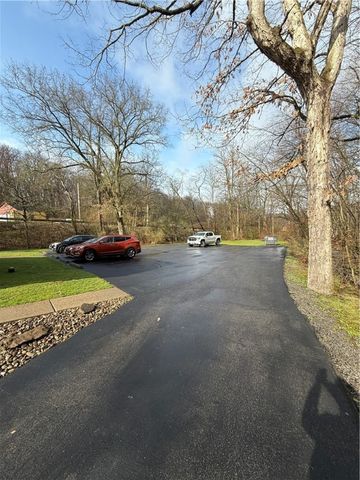 108 Oak Dr, Saxonburg Boro, PA 16056