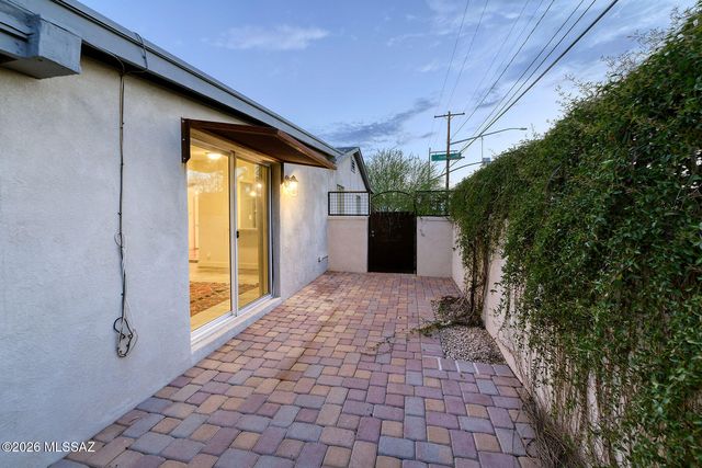 2450 E 3rd Street, Tucson, AZ 85719