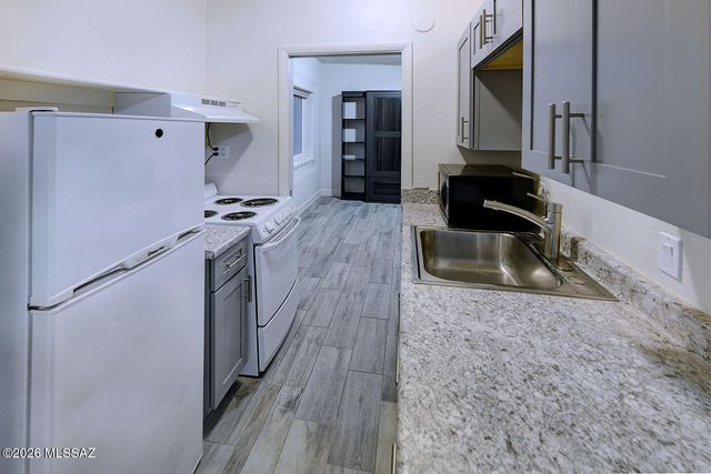 2450 E 3rd Street, Tucson, AZ 85719