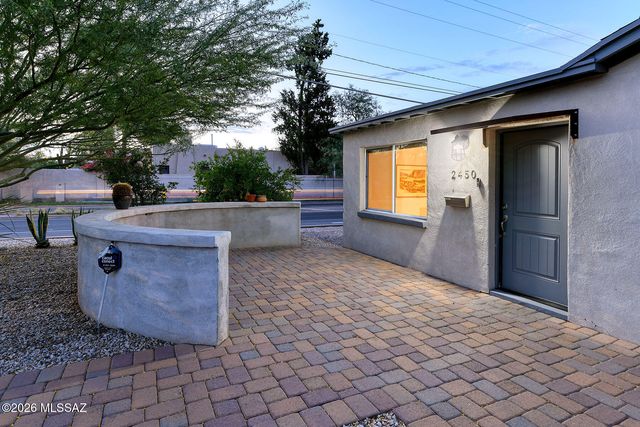 2450 E 3rd Street, Tucson, AZ 85719