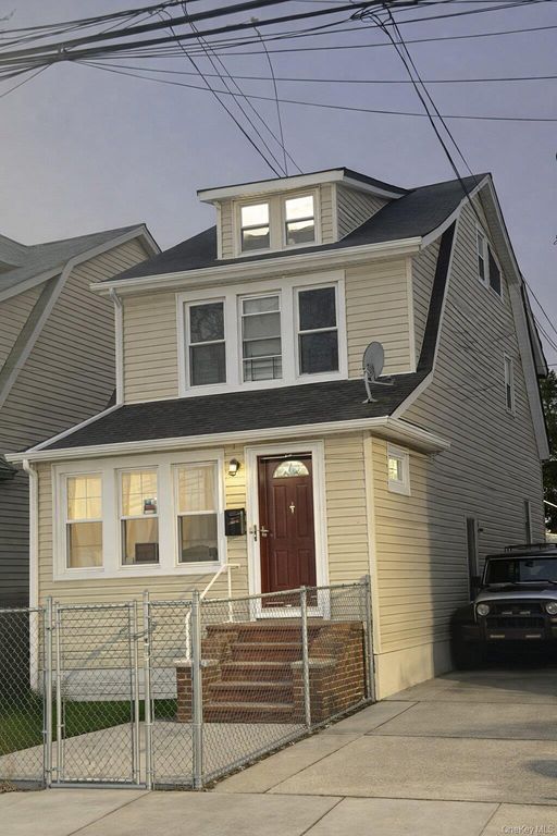 13723 249th Street, Rosedale, NY 11422