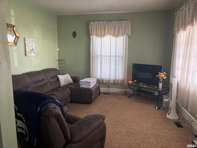 108 W PINE Street, Springfield, IL 62704