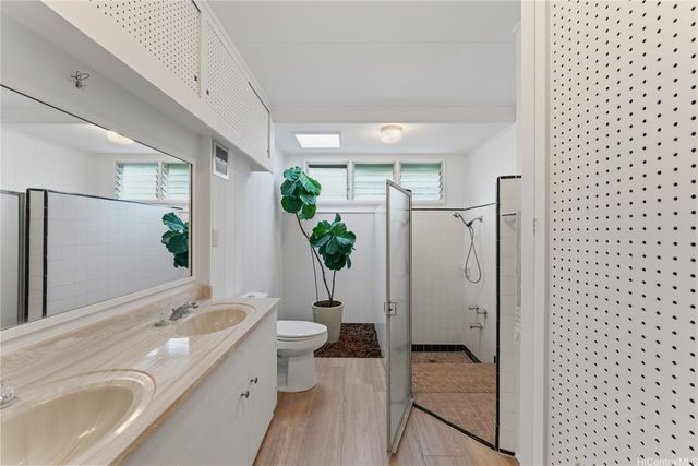 6085 Manukapu Place, Honolulu, HI 96821
