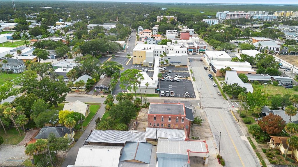 Image 13 of property listing at 204 MAGNOLIA STREET, New Smyrna Beach, FL 32168