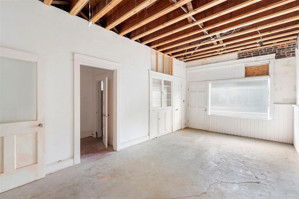 Image 20 of property listing at 204 MAGNOLIA STREET, New Smyrna Beach, FL 32168