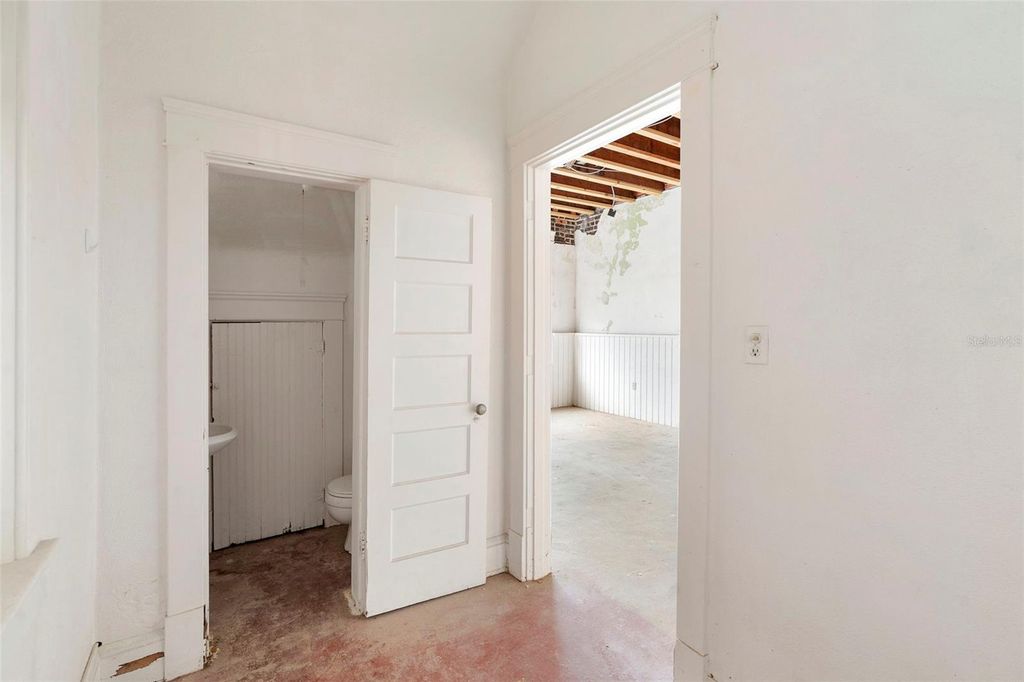 Image 25 of property listing at 204 MAGNOLIA STREET, New Smyrna Beach, FL 32168
