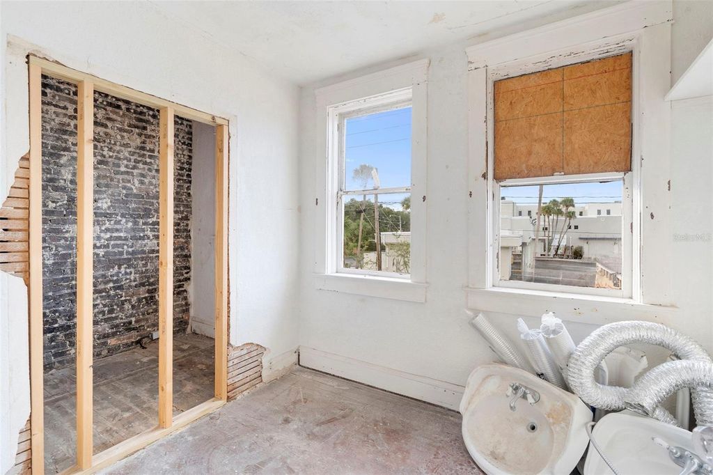 Image 31 of property listing at 204 MAGNOLIA STREET, New Smyrna Beach, FL 32168
