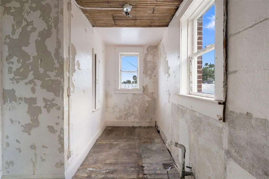Image 39 of property listing at 204 MAGNOLIA STREET, New Smyrna Beach, FL 32168