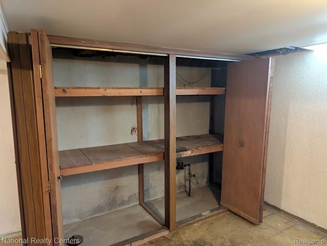14585 Park Street, Livonia, MI 48154