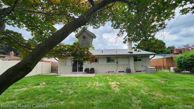 14585 Park Street, Livonia, MI 48154