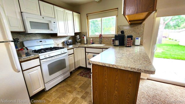 14585 Park Street, Livonia, MI 48154