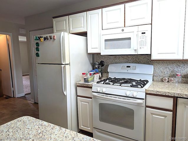 14585 Park Street, Livonia, MI 48154