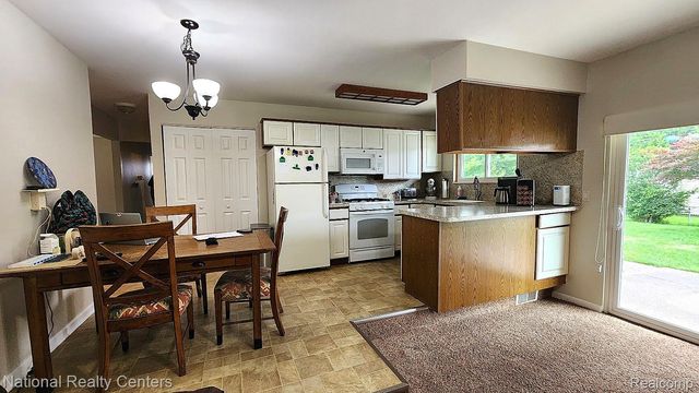 14585 Park Street, Livonia, MI 48154