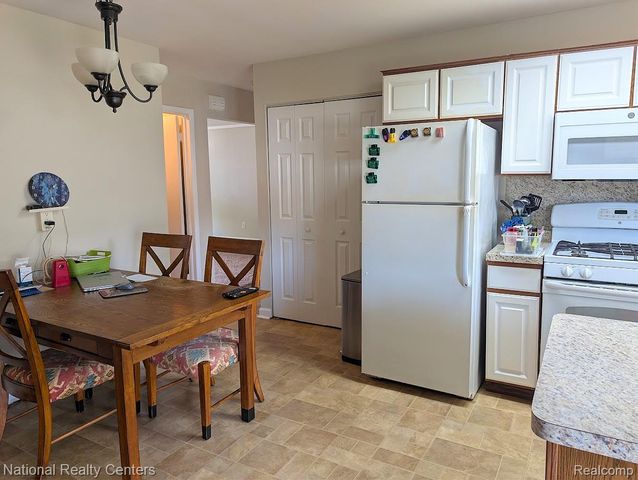14585 Park Street, Livonia, MI 48154