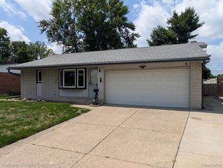 14585 Park Street, Livonia, MI 48154